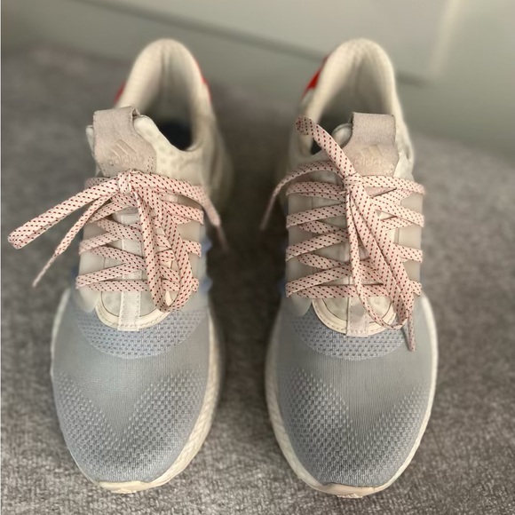 WOMENS Adidas shoes - Picture 4 of 6